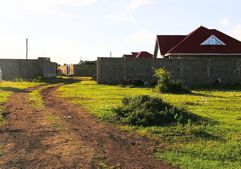 Land for sale in Ruiru, Kamakis